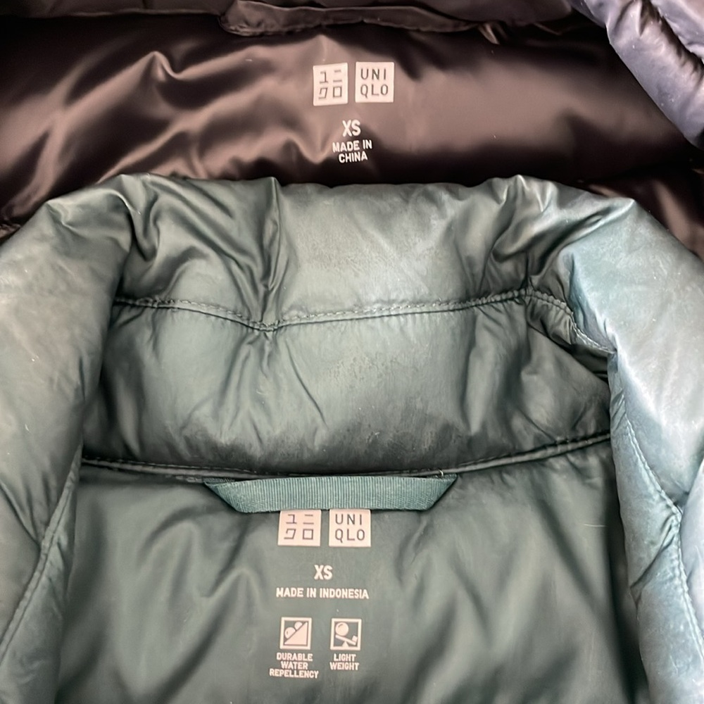 Set/4 Uniqlo Puffer Vests - Picture 10 of 16